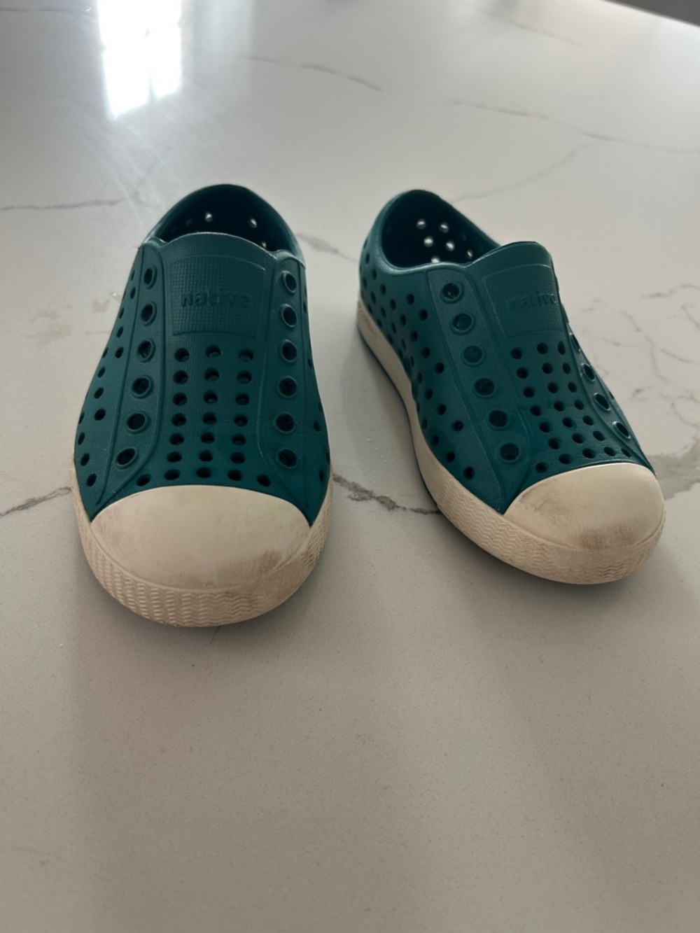Native Kids Water Shoe Slip-On in Teal with White Toe toddler size 7